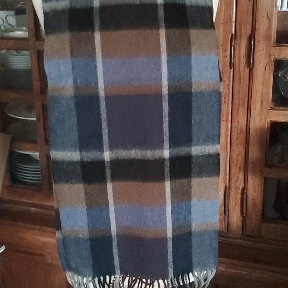 Brand new scarf